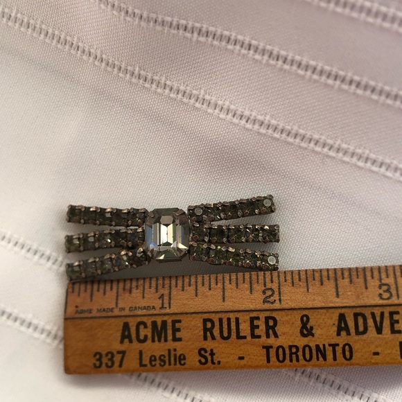 Vtg Silver Bow Brooch with Rhinestones - Picture 5 of 8
